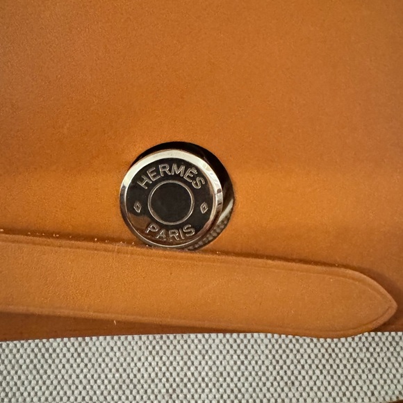 Hermes Herbag 39 Tan and Cream Canvas Bag - Picture 4 of 16